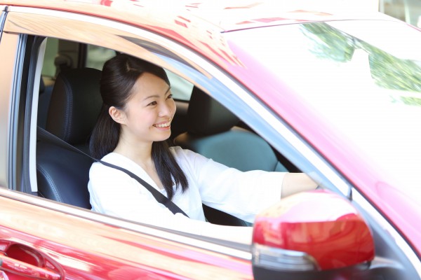 女性・車